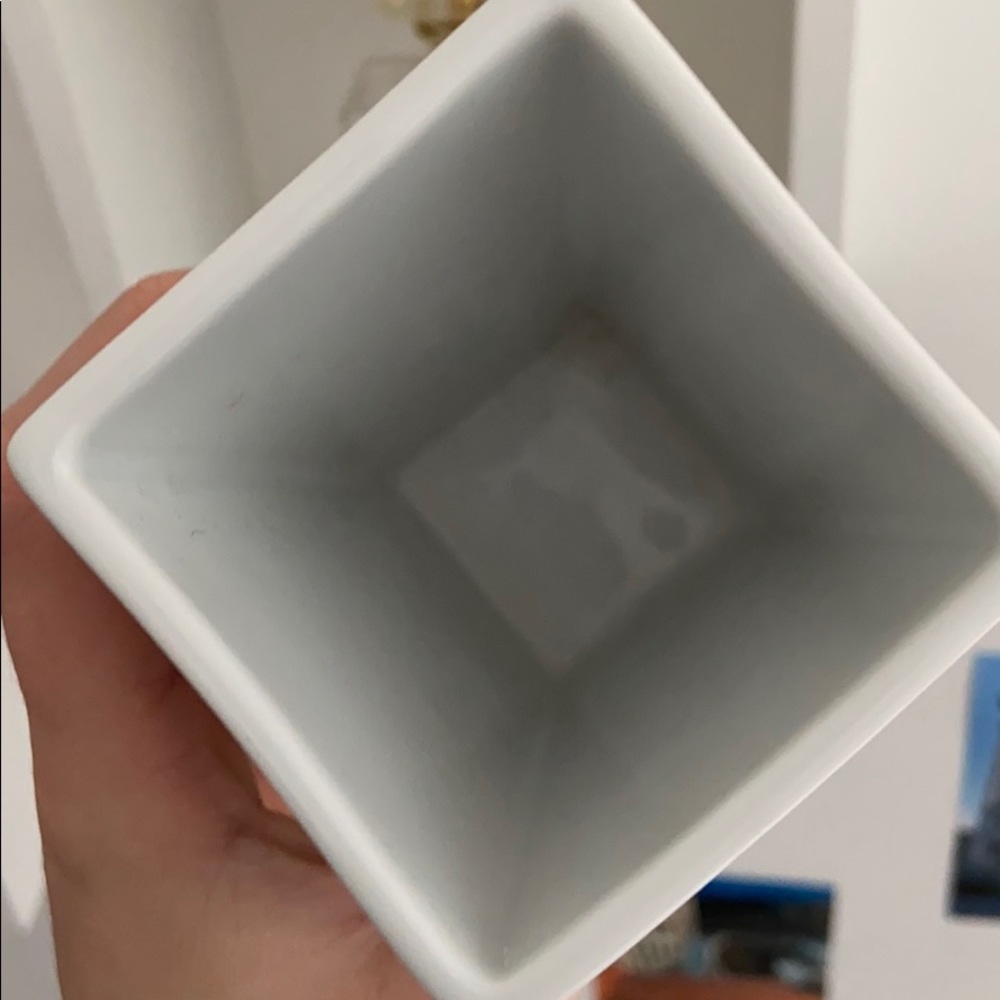 White rectangular vase - Picture 3 of 3